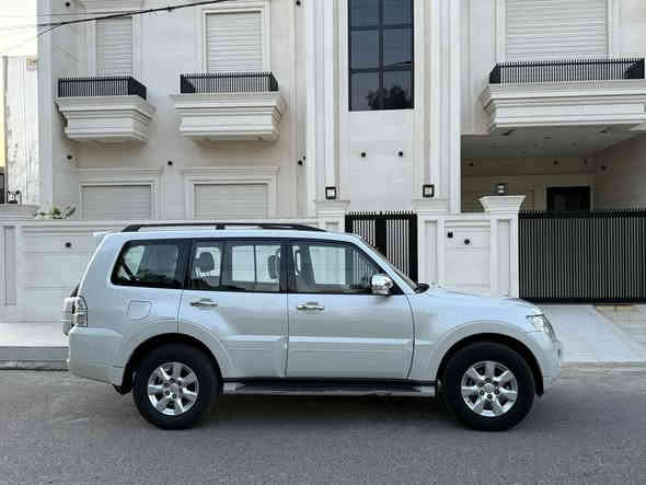 سيارة باجيرو حبتور اعلى فئه موديل 2014 
كير مكينه على وضع سركة صدر امامي خلفي جاهزها اربعه تايرات جددت سنويه وهزه ورقم جديد تحويل مباشر سياره مكفوله كفاله عامه سعر 179
***********
