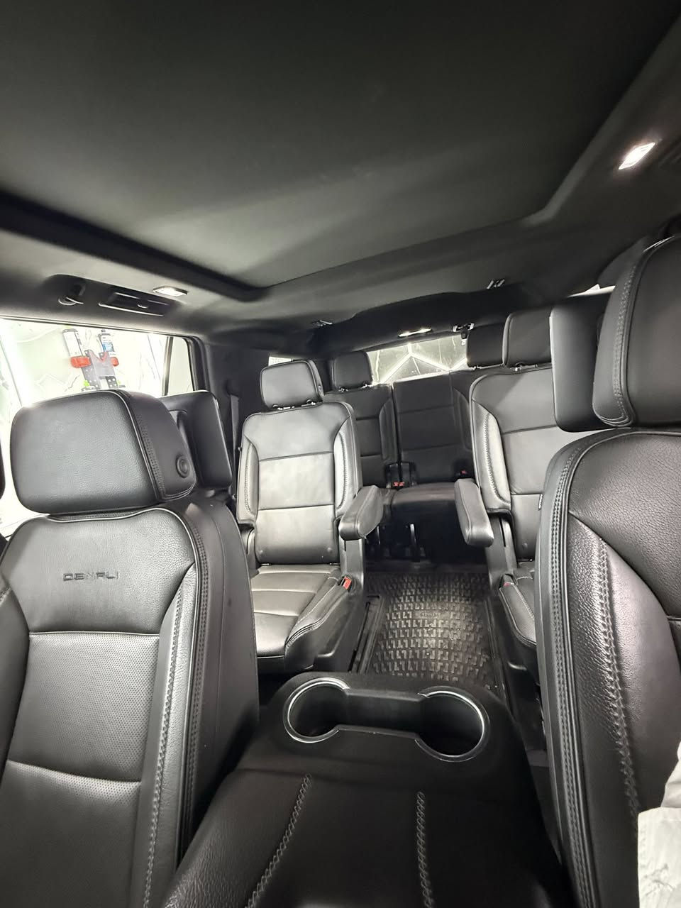 السلام عليكم جمسي يوكن دينالي موديل 2024 فول مواصفات اوتو بارك ماشيه 37 الف ميل جاملغ وبنيد صبغ فقط بدون لغد بدون شاصي بدون بدنه بدون راديترات كفاله كير ومحرك السعر 510 ورقه للاستفسار ***********
