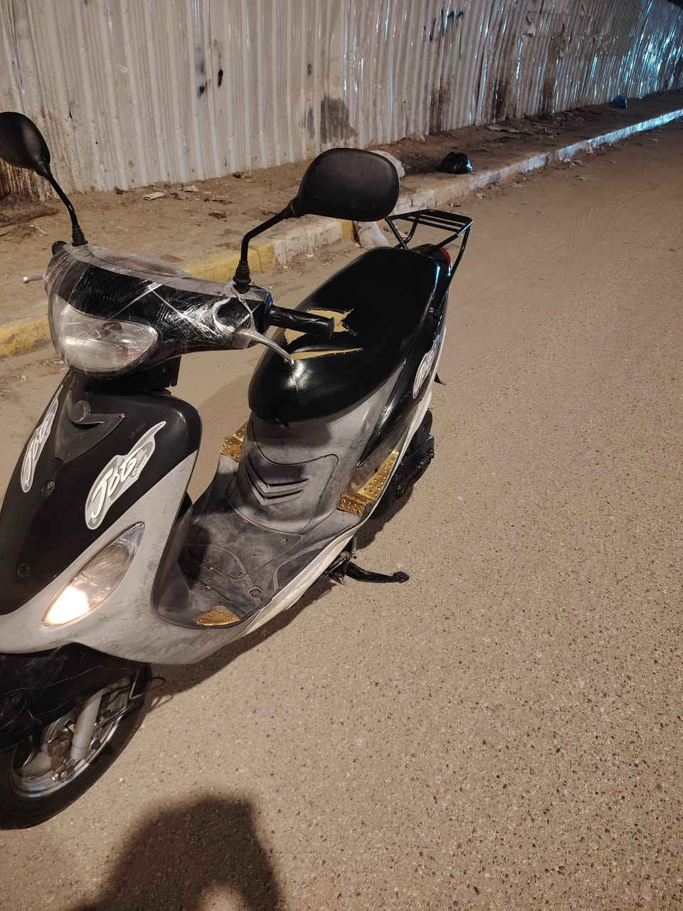 سلام عليكم للبيع دراجه ماكس منغولي بوشه 49 كله شغاله سلف هندر كهربائيات شلعه تخبل مشي خير من الله كله ختم واحد السعر 500 العنوان ناصريه مركز الاستفسار ***********
