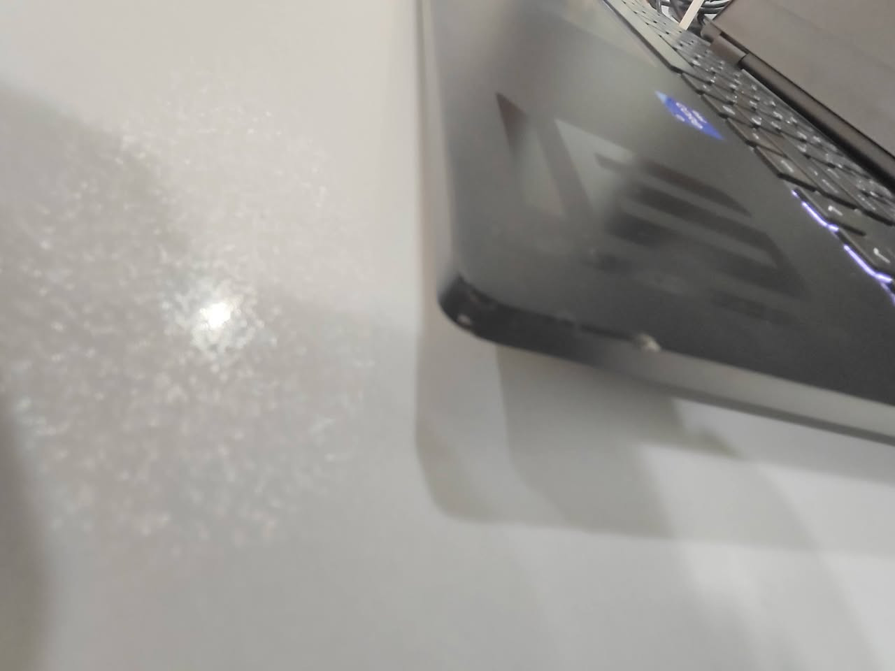 سلام عليكم، hp omen للبيع
مواصفات:
معالج / intel i7 gen 13 hx 
كرت شاشه / rtx 4060
رام / 16GB ddr5
هارد / 1 tera 
حجم شاشه / 16 inch 
النظام / ويندوز 11 برو
متوفر ويا شاحنته الاصليه و العلبه 
ملاحظة / بي خدش جدا بسيط موضح بالصورة الأخيره

سبب البيع / غير مهتم بال gaming

السعر / مليون و 350
للتواصل:
على يوزر التلي : yrrmra7
او يوزر الانستكرام : dev__yasser
او ماسنجر


**إذا كنت صاحب هذا الإعلان وتريد حذفه لأي سبب، رجاءا أرسل رسالة إلى الدعم الفني**