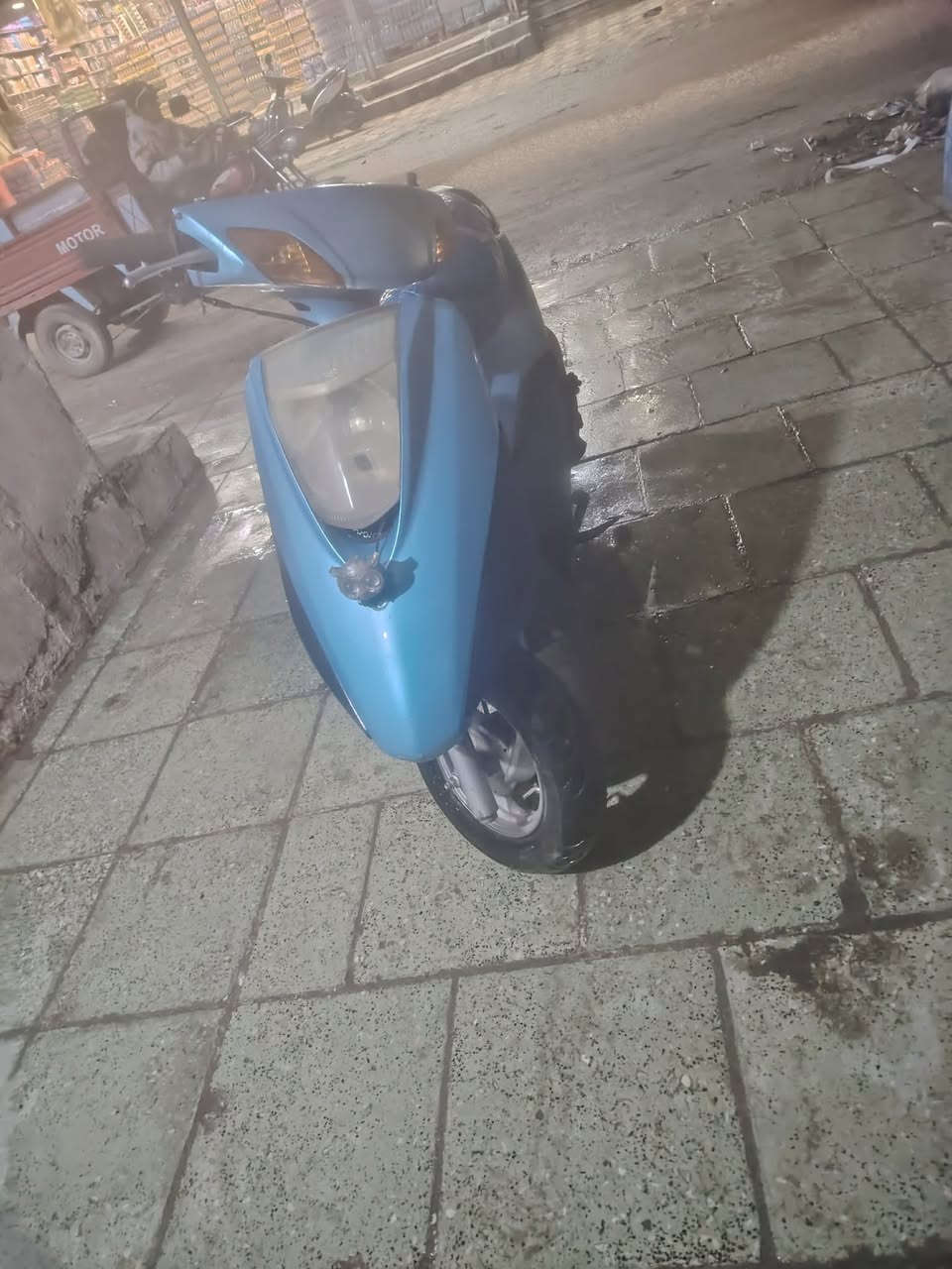 سلام عليكم بريز ما مفتوحه  مادري سلف يشتغل لو لا مالت اخوي هندر شغال سعرها 450 وبيها مجال حك الجيه مكاني مدينه الصدر ***********
