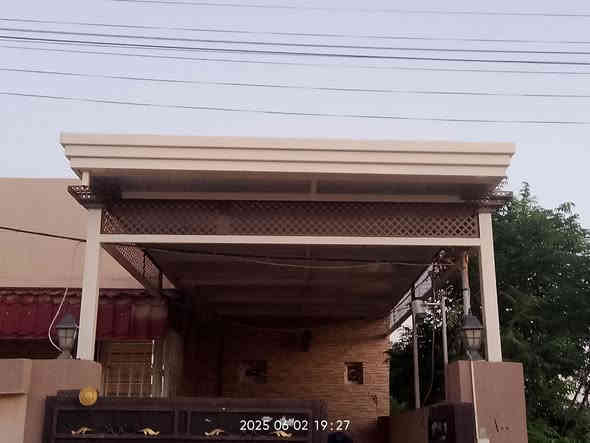 حدادة عامه  لكافة الاعمال الحديدية عمل القمريات والابواب والمحجرات وغرف السندوش بنل 
موقع  المحل في لاوان ستي ***********واتساب ***********واتساب
