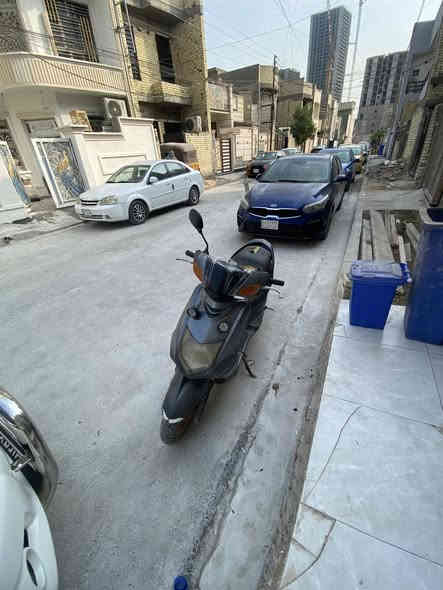 سلام عليكم. دراجة سكنس. البيع دراجة. خير من اللة.  باتري جديد. تخم تاير جديد مكينة نضيفة.    نقصها بس شوتة ب 4 تلاف دينار.    دراجة شعلتها تخبل.   سعرها 350. بيها مجال. رقم تلفون :*********** متواجد وتساب فقط
