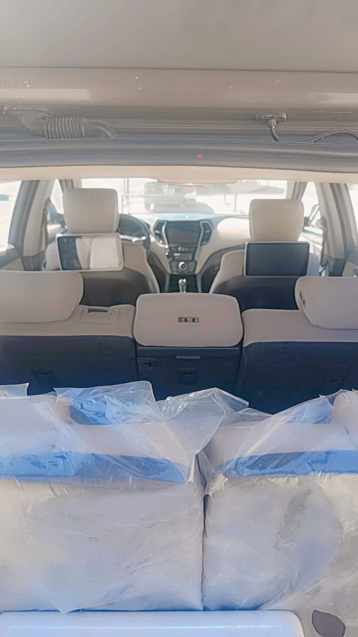 سنتافيه موديل 16 خليجي السياره فول 
بيه كم قطعه صبغ اثر جراد بدون حادث
السعر 140 التواصل على الرقم***********
