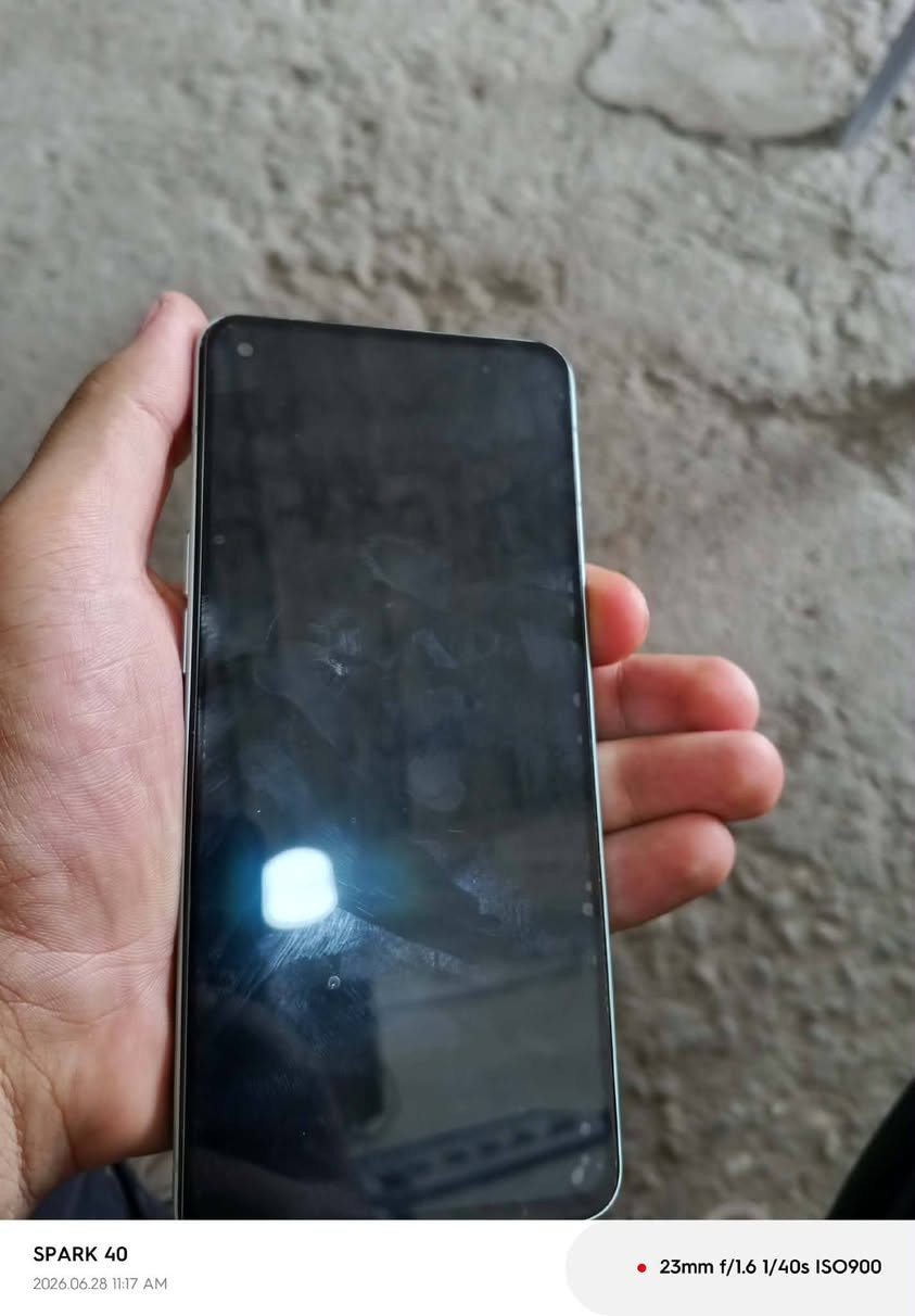 للبيع او المراوس مع ايفون
Oppo Reno 6  5G

 نظيف جداً (أخو الجديد، بدون أي شخط).
​الضمان: استخدام بيتي، ما مفتوح ولا مصلح نهائياً (على الفحص والشرط).
​الشاشة: AMOLED بتردد 90Hz 

​الأداء والألعاب: معالج Dimensity 900 5G (قوي، ما يحمى، ويشغل ببجي 60 فريم مستقرة وبقيه الالعاب90).

​الشحن: يدعم الشحن السريع جداً 65W مع الشاحن الأصلي (يفول بنص ساعة تقريباً).

​الملحقات: الشاحن الأصلي 65W فقط.

​السعر: 260,000 دينار عراقي وبيه مجال


**إذا كنت صاحب هذا الإعلان وتريد حذفه لأي سبب، رجاءا أرسل رسالة إلى الدعم الفني**