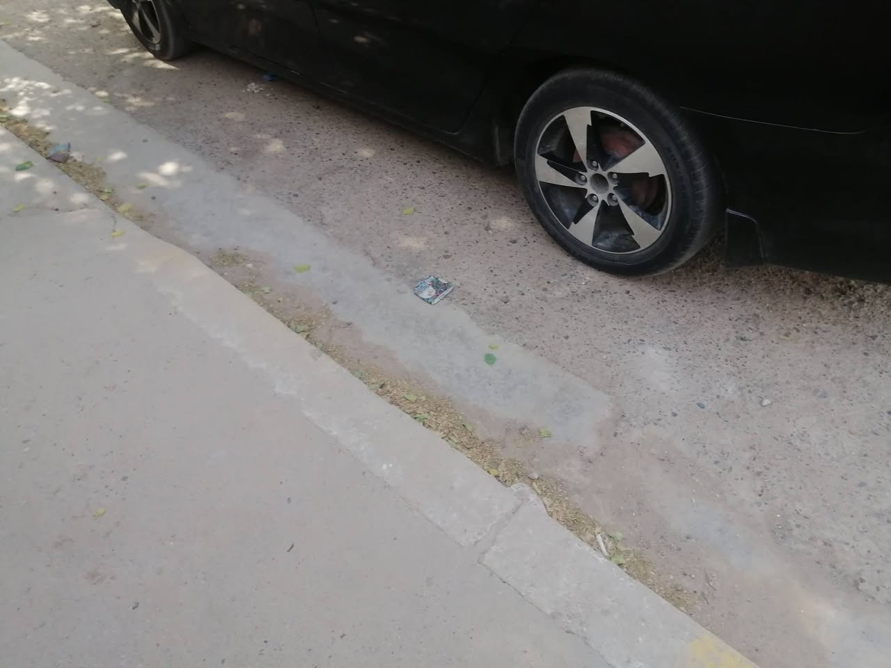 السلام عليكم نيسان سنترا ٢٠١٦ للبيع بصوره البنيد مبدل وجاملغ جهه السايق مصلح نقص بيها تبريد فريز والصدر  *********** رايدها ٩٣. رقم بغداد سنويه ٢٧
