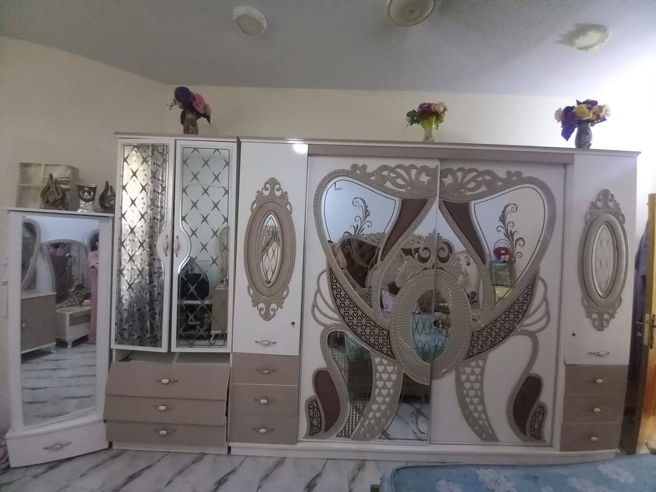 سلام عليكم هاي الغرفه للبيع سعر 650 وبيها مجال مكان فلوجه رقم الجهاز *********** /*********** بي واتساب
