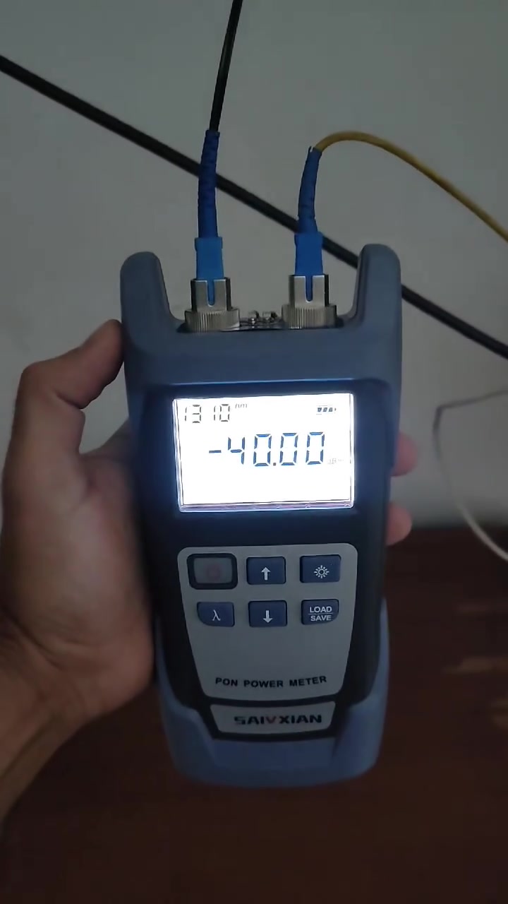PON power meter 
شرح من احد الوكلاء 

- يتضمن محولات (FC - SC) للاتصال مباشرة بموصلات الألياف UPC / PC) FC - SC)
- يحلل إشارات الصوت والبيانات والفيديو في أنظمة BPON / EPON / GPON FTTx ويمكن حفظ ما يصل إلى 1000 عنصر قياس في وقت واحد
- يمكن تنشيط أو إلغاء تنشيط الإيقاف التلقائي الاختياري لمدة 10 دقائق
- الغلاف الخارجي مقاوم للكسر
السعر عرض خاص لمدة يومين
متوفر توصيل لكل العراق
***********
