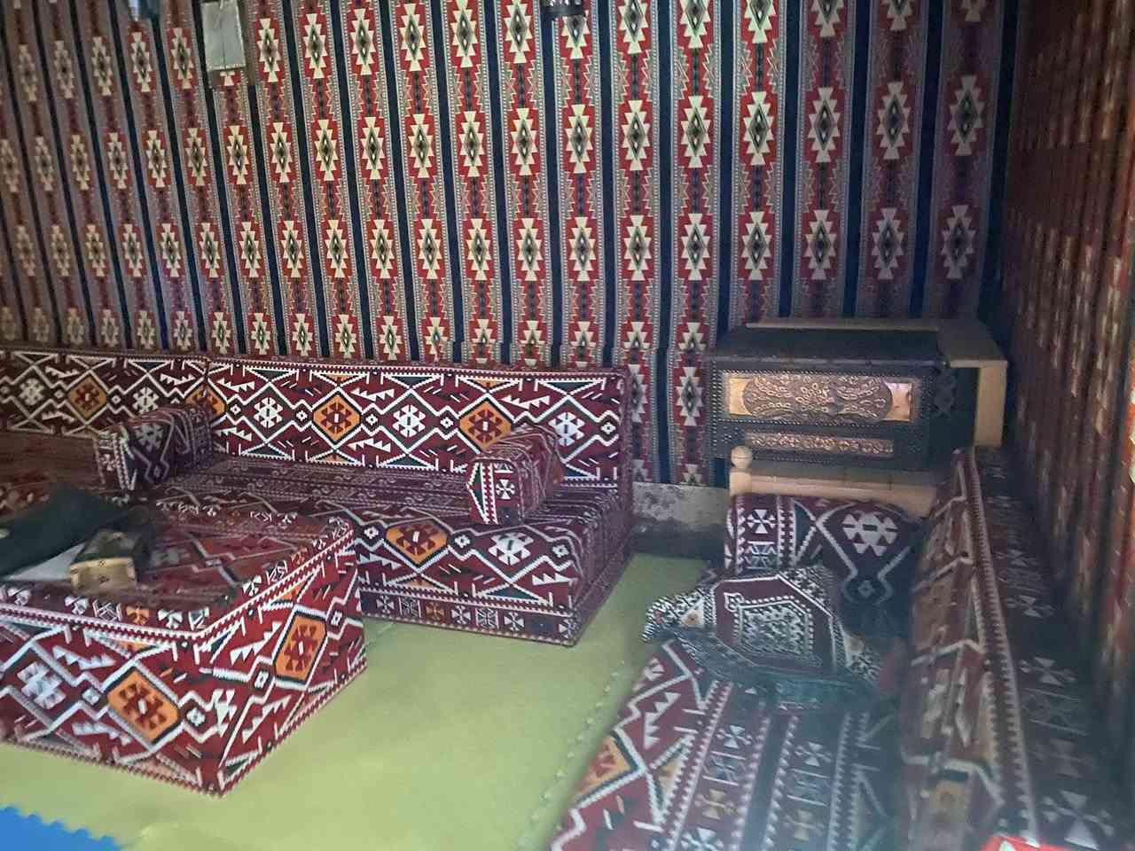 خيمه جدا قويه مع ديوان كامل اخو جديد للبيع مع حديد اعمدة حديد  ممتازه للاستفسار عبر الواتساب 
***********
