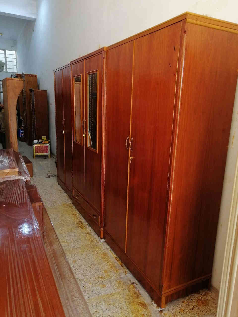 السلام عليكم غرفه للبيع ٦باب صاج نظيفه ظهر جرجوبه سعر ٥٠٠ الف وبيه مجال العنوان بعقوبه كاطون الرازي شارع ابو رباح قرب مرطبات لسيد مزاد ابو كرار الغريباوي ***********
