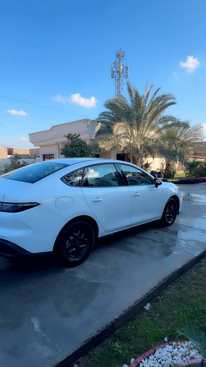 السلام عليكم byd سيل 5
2025        ماشيه 5000

السياره مدوشمه كامله 

السعر 18.500 

مرقم بغداد 

***********
