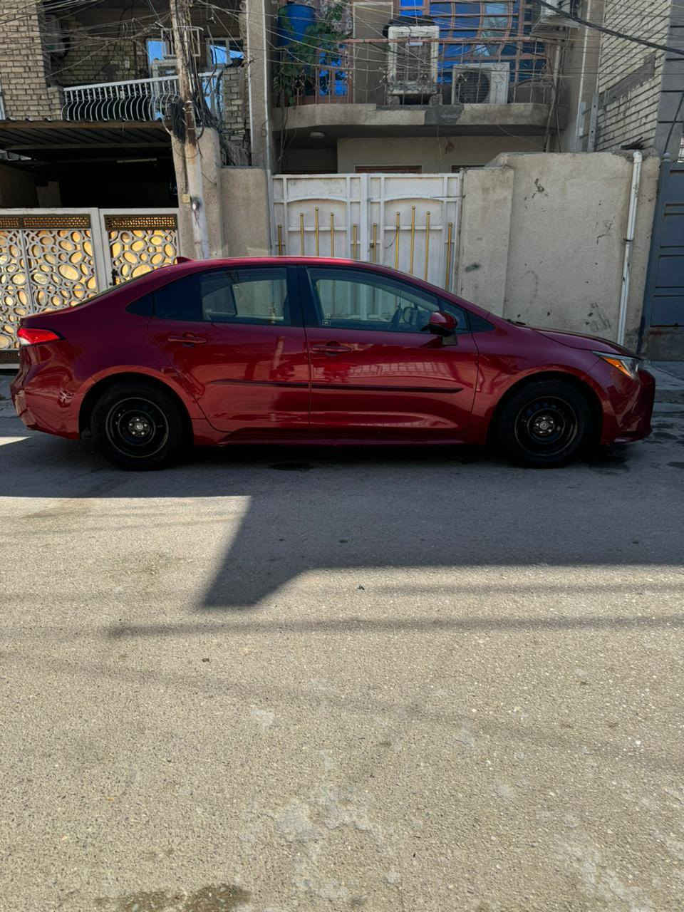 السلام عليكم ورحمة كورولا لون ماروني ٢٠٢٢ بدون ايرباك وبيع فقط رقم بغداد وجاهزة من كل شي le بصمة وهايبرد مواصفاتها حلوة ومكانها ديالى تقاطع القدس للاتصال ***********  وماشية ١٤١ الف ميل
