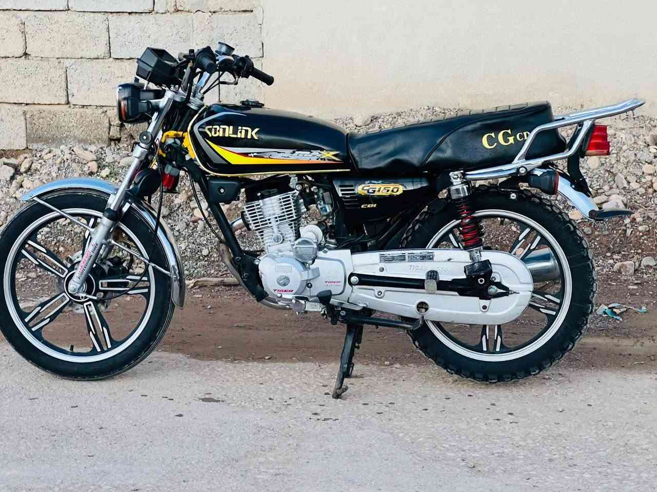 السلام عليكم
  للبيع تايكر سلف
موديل 2020 محدث 2025
محرك 150 شرط ما ممدودة علية صبانة
منفيس تشغل عن بعد السعر 650 
الاتصال على الرقم
( *********** )
