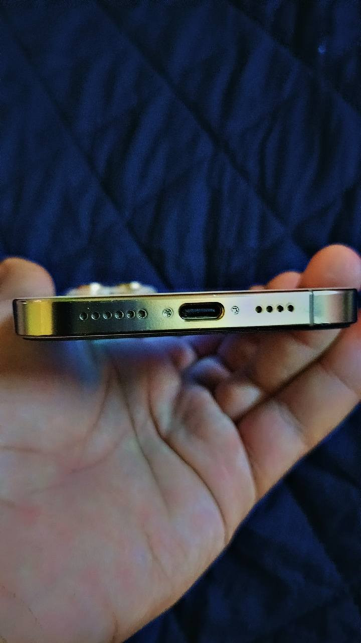 للبيع ايفون 16 برو ماكس باب ثاني طبق الاصل ما يختلف شعره الذاكرة 256 بطارية 💯🔋 ويا الشاحنه الاصلية و الكارتون السعر 200 الف مكاني موصل للاستفسار الاتصال او مراسله واتساب ***********
