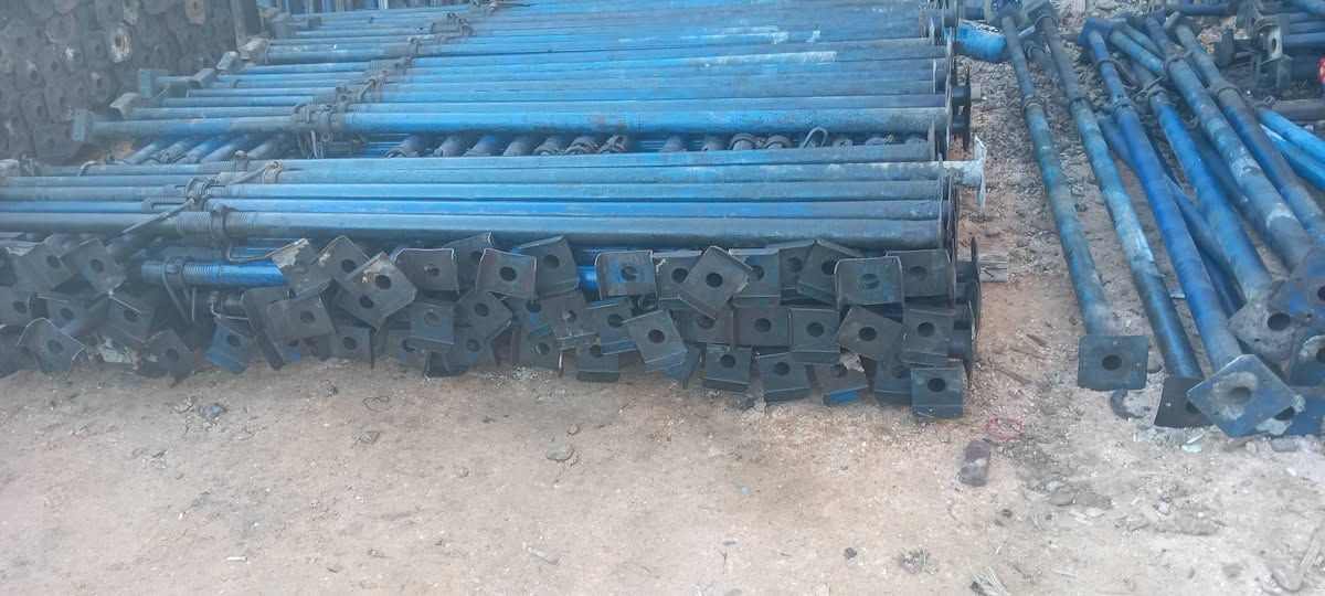 للبيع جكات اربعه متر سن خشن العدد
 1500 جك
وجكات خمسه متر العدد 500 جك
***********
