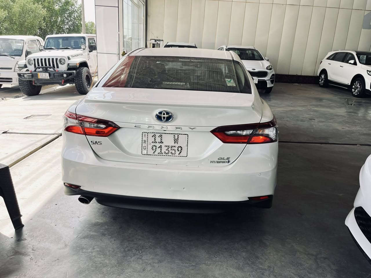 سلام عليكم كامري 2022سياره مكفوله من ما عده بارد بلجاملغ الخلفي وكالت ساز GLE 
موصفات 
كشنين كرهباء 6وضعيات
كشنات جلد 
مري شفط 
فتحه سقف
حساس امامي خلفي 
سياره هايبرد  مكينه 2500
والباقي موصفات مال GLE معروفه الاستفسار اكثر انتصال ع رقم  *********** 
عنوان سياره بغداد البياع
