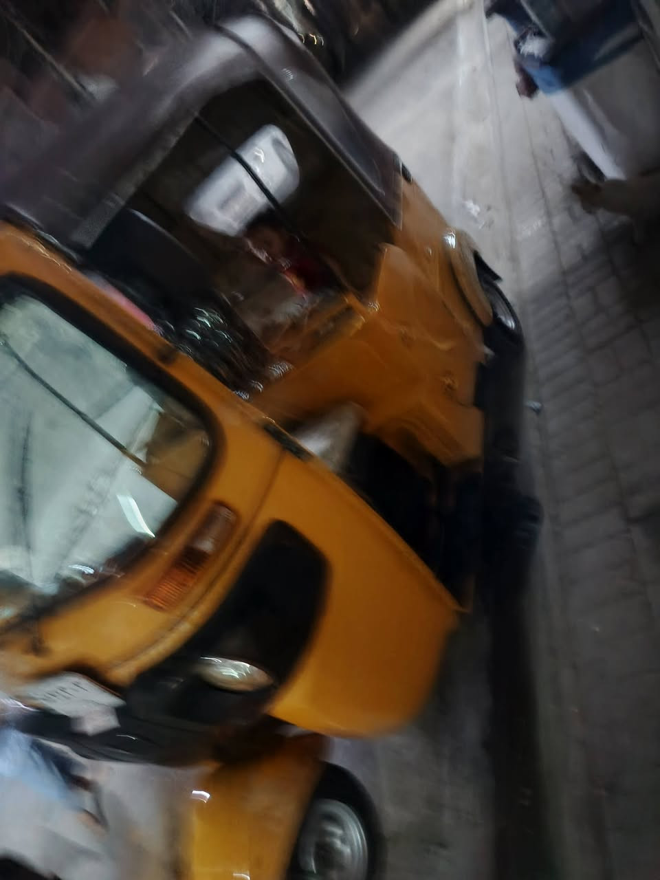 تكتك موديل ٢٢  كفاله عامه رقم بغداد سعر ٩ وبيه مجال   بغداد مدينة ***********
