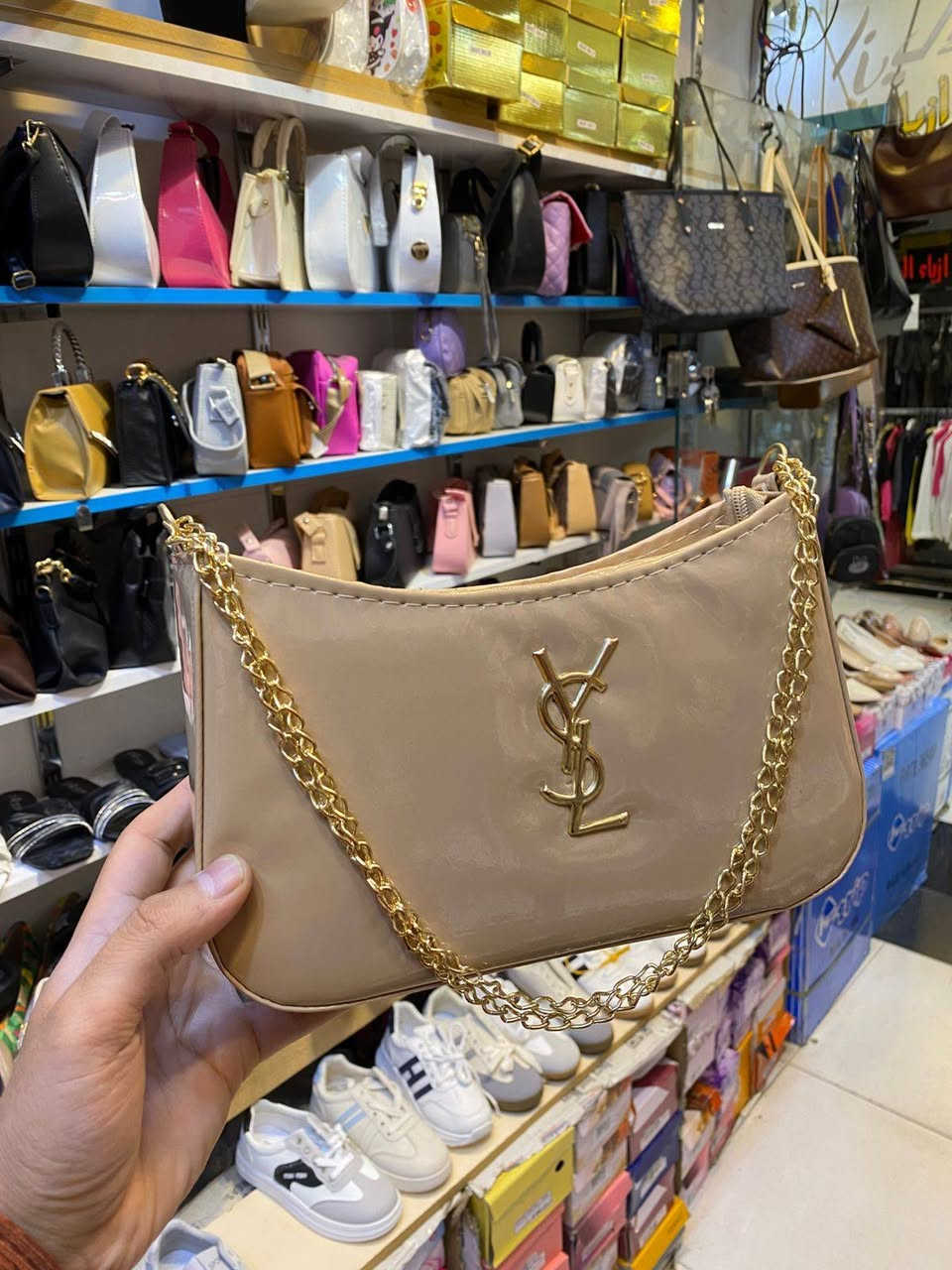 مكاني سماره توصيل داخل سماره 2000محافضات 5ورزق عله الله


**إذا كنت صاحب هذا الإعلان وتريد حذفه لأي سبب، رجاءا أرسل رسالة إلى الدعم الفني**