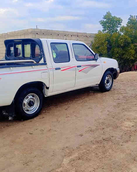 السلام عليكم للبيع نيسان 2014 رقم ميسان سياره بيها تجيه خفيفه كير محرك كفاله عامه كهربائيات كلها شغاله  حداديه كلش زينه سياره جاهزه من كل نواحي السعر 120وبيها مجال قليل المكان ميسان الكحلاء للاستفسار اتصل ***********
