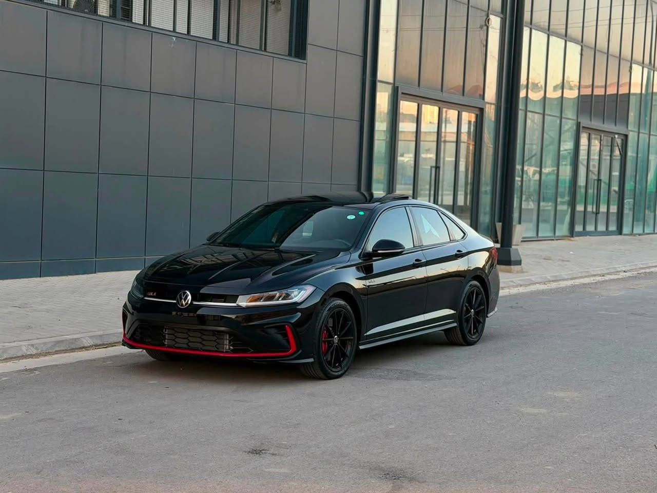 Jetta GLi autobahn
مۆدیل 2025 
6 هه زار ڕۆشتوە 
بێ بۆیاخ بێ ایرباگ 
ژمارە کاتیە
لە سلێمانیە
***********
