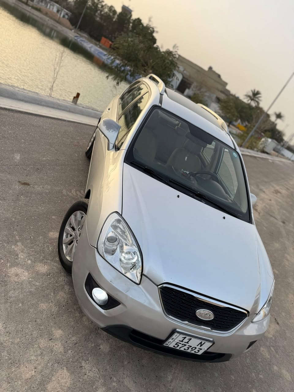 السلام عليكم كيا كارنز الشركة العامة 2012 7راكب قطعتين تبريد فتحة مكينة 2000شاشة تحكمات استيرن بيها الحاملغ الخلفي لايسر فقط و بارد بل باب السعر 120 لاستفسار ***********مكان بغداد
