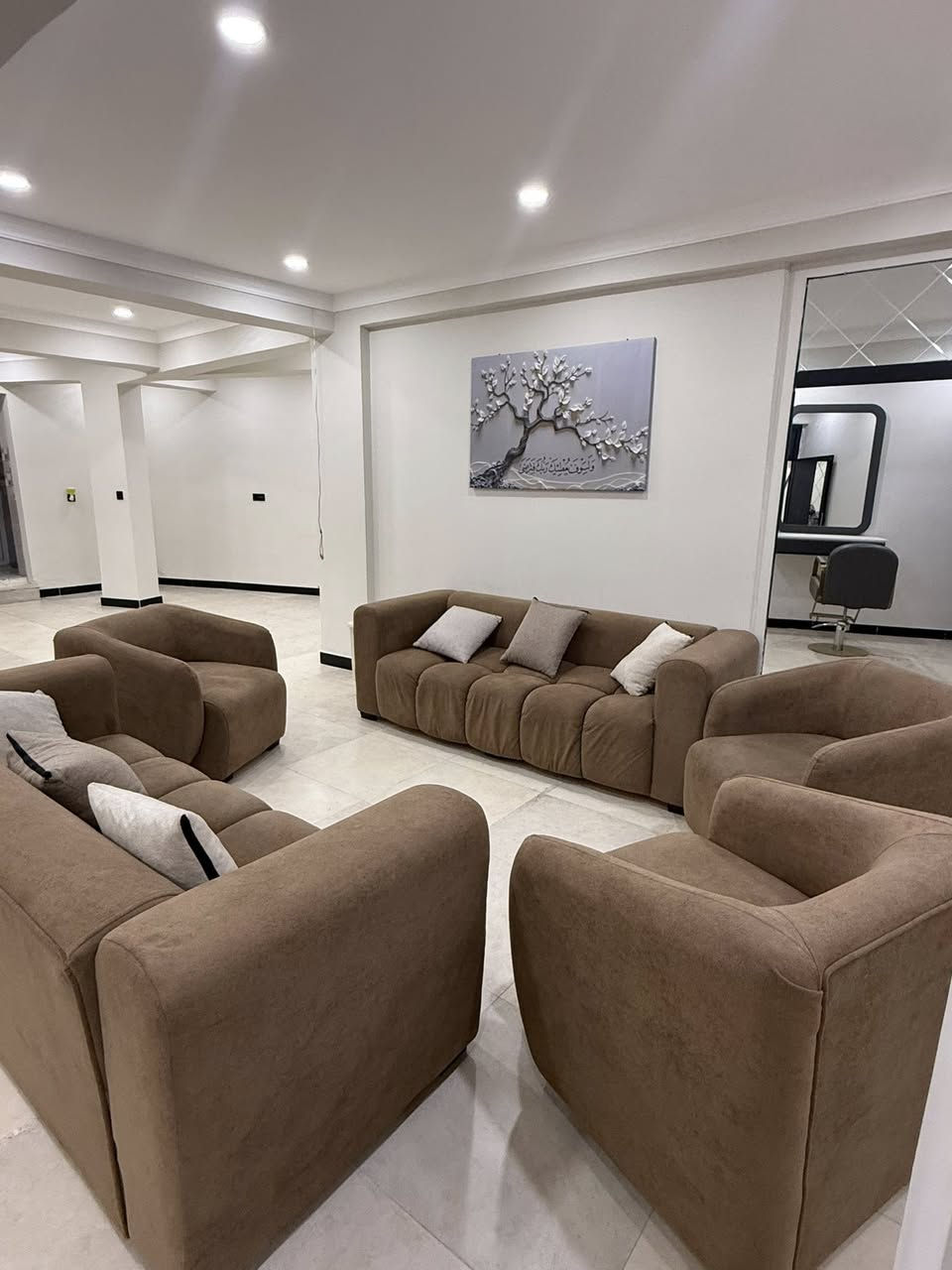 عندي تخم اريد ابيعه نطيف جدا
السعر مليون وبي مجال


**إذا كنت صاحب هذا الإعلان وتريد حذفه لأي سبب، رجاءا أرسل رسالة إلى الدعم الفني**