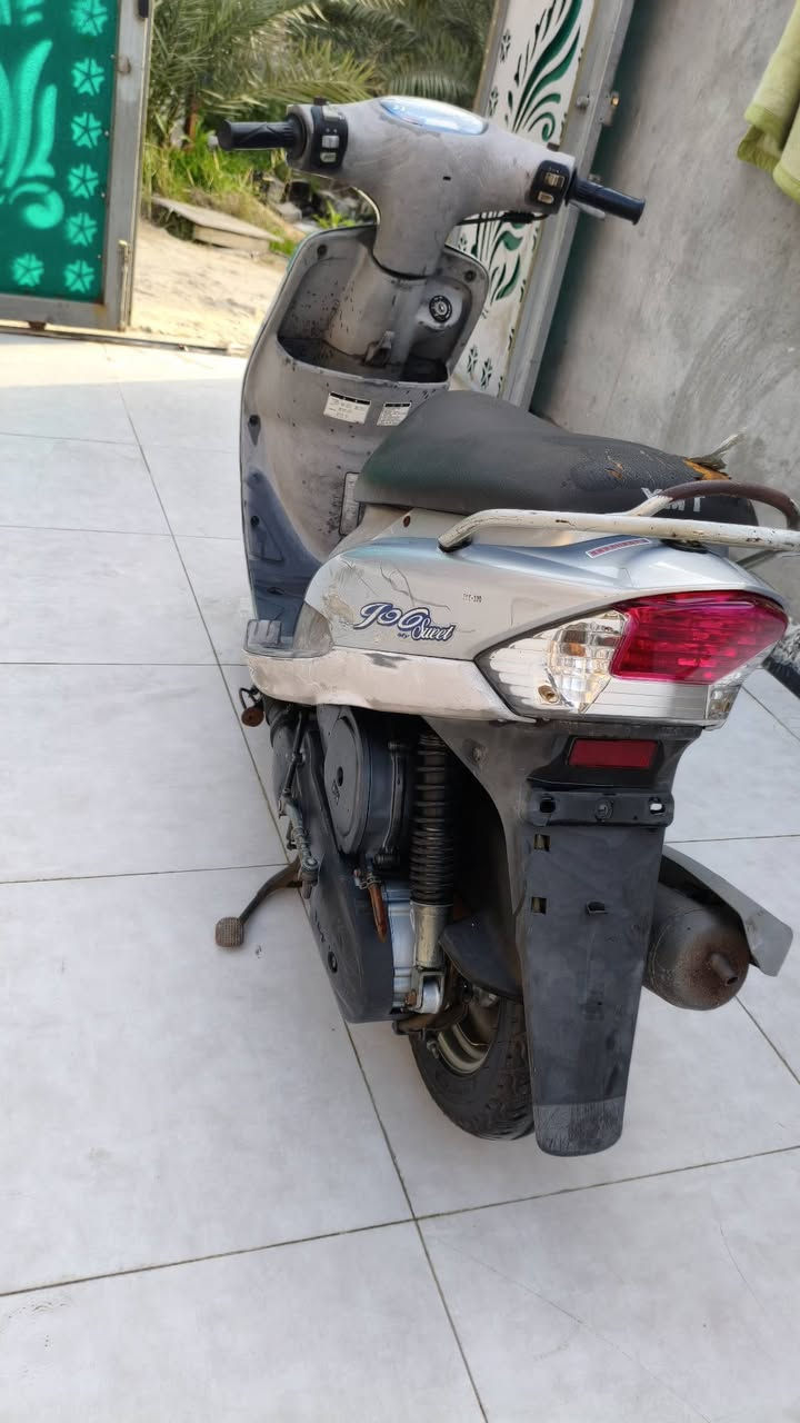 ماكس قجمه للبيع فقط كفاله عامه حاويه مصارلها شهر من اخذتها /مليون50وبيها مجال عنواني البصره هوير الصغير اتصل ***********
