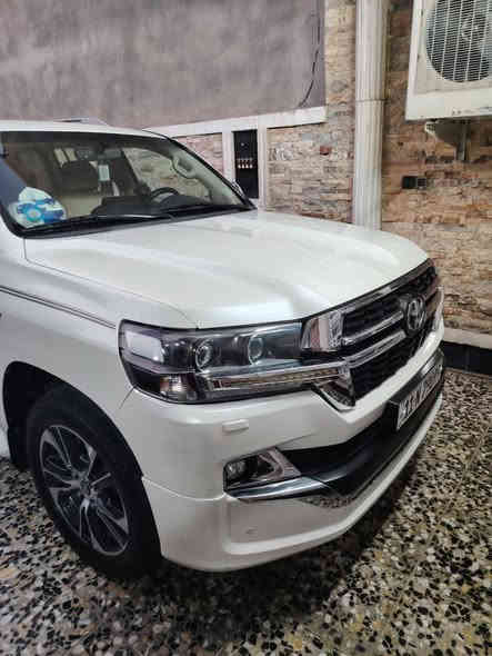 السلام عليكم لاندكروز موديل ٢٠٢٠ فطيم ماشية ٨٥ بغداد بأسمي مكفولة عنوان بغداد الرقم *********** سعرها ٥٧$
