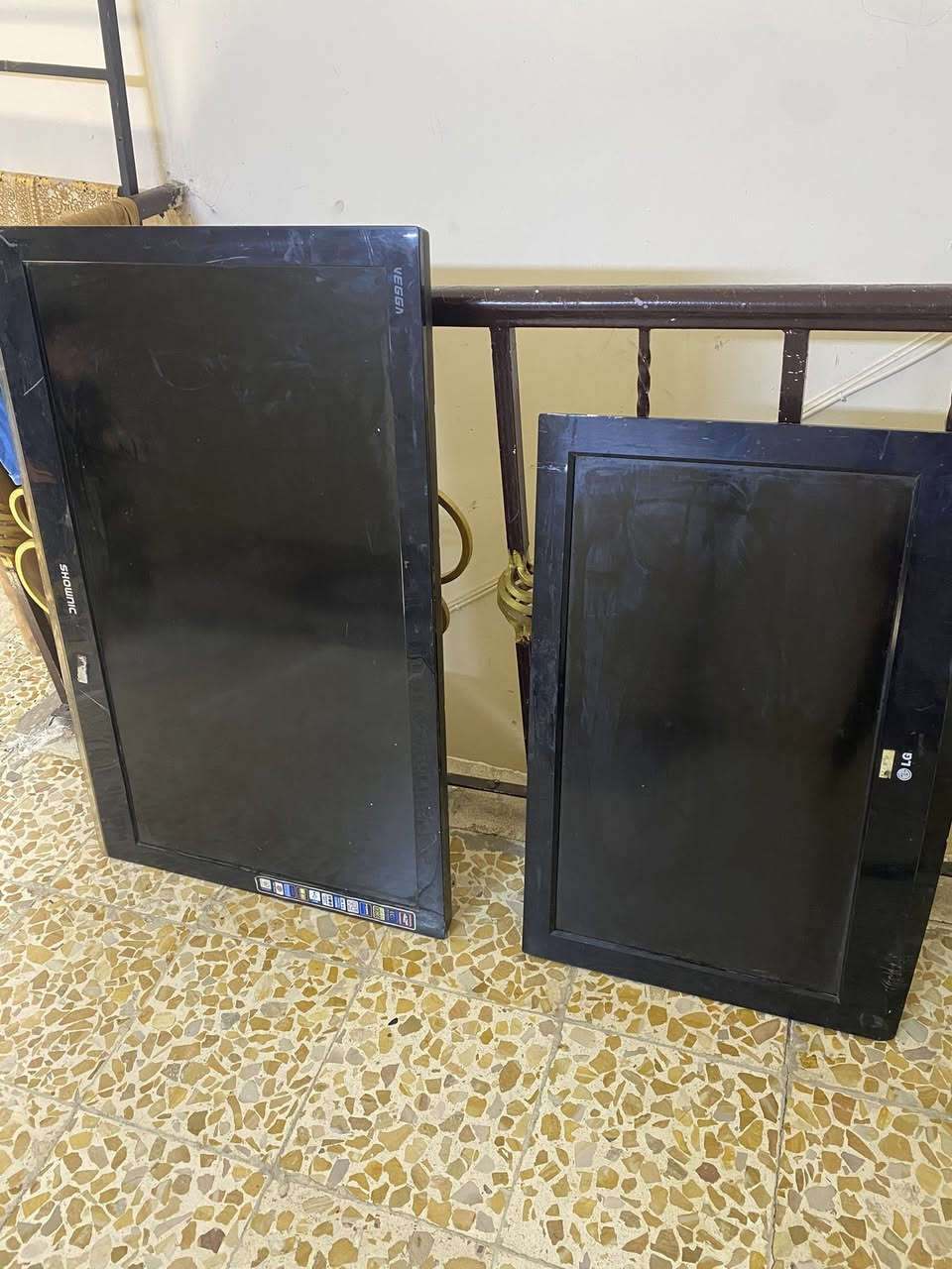 السلام عليكم بلازمات عدد ثنين للبيع شغالات بس يحتاجلهن وايرات وريمونات فقط 60الف العنوان بغداد شيخ عمر


**إذا كنت صاحب هذا الإعلان وتريد حذفه لأي سبب، رجاءا أرسل رسالة إلى الدعم الفني**