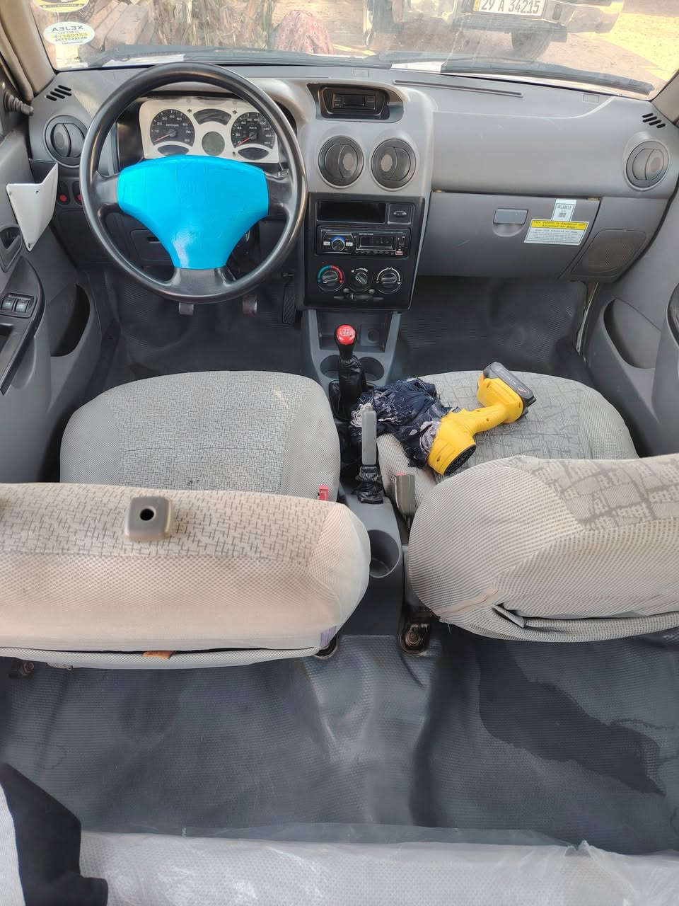 السلام عليكم سايبه للبيع٢٠١٥ تخم تاير كهربايات كله شقاله كير ومحرك كفاله السياره برغي ماعوزهه رقم ذي قار بسمي تحويل ثاني يوم السعر ٣٧ بيه مجال قليل *********** مكان البصره الزبير مامتواجد على النت
