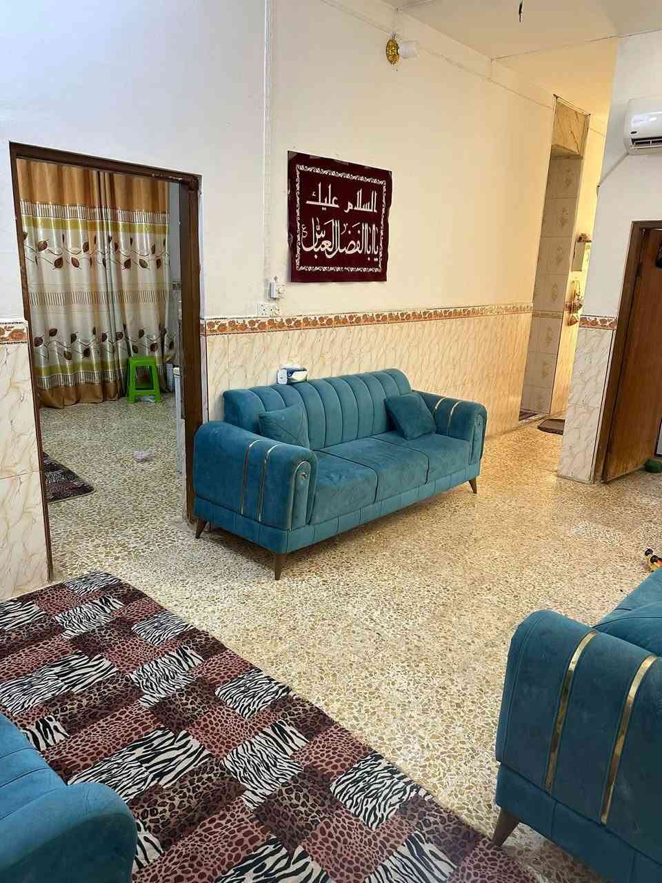 السلام عليكم
بيت للبيع في كربلاء مقابل مخازن العتبه شارع حسن ابو الدهن
المساحة ٢٠٠ متر طابقين استقبال وصاله وغرفتين وصحيات ومطبخ في الطابق الاول والطابق الثاني غرفتين وصحيات وسطحين السعر ١٨٥
للاستفسار ***********
***********
