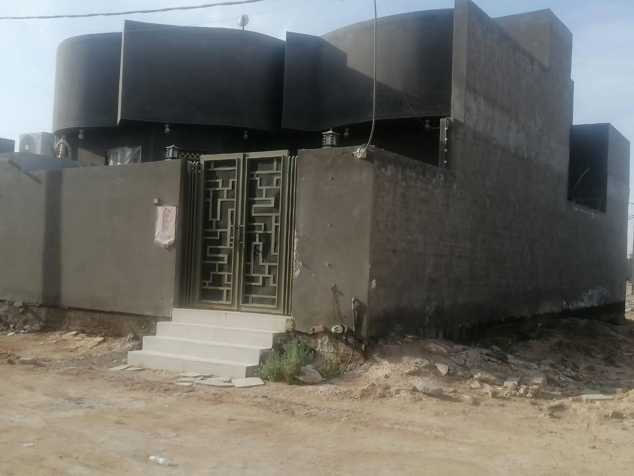 دار للبيع الجربوعيه الرابعه ال (5000)  

المساحه (200) متر طابق ونص سنة البناء نهاية(2024) رقم العقار (5404)

الطابق الاول غرفتين وصاله ومطبخ واستقبال ومجمع صحي  
الطابق الثاني صاله كبيره 
السعر الكلي (165) مطلوب للاسكان (58) ينزل من السعر القصد الشهري (332) 

بيد البائع (107) نقدا 
للاستفسار الاتصال ع الرقم (***********)
