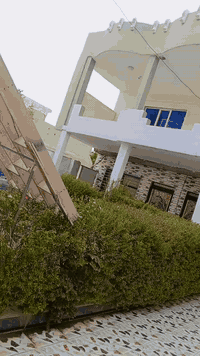 بيت للبيع الانواء تجاري البيت زنجيل ع شارع عام وشارع الثاني المساحه الكليه400متر يتكون البيت شقق عدد اثنين وبيت مساحه 200م واسواق علشارع العام للاستفسار الاتصال بلرقم***********
