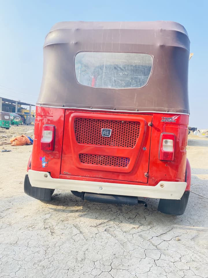 سلام عليكم للبيع 2022 شهر 10 مرقم رقم ذي قار مكفوله من صبغ ول معجون مكان ناصريه سعرر 8250
اكثر تفاصيل انتصل ‭٠٧٨١ ٨٠٨ ٢١٧١‬
