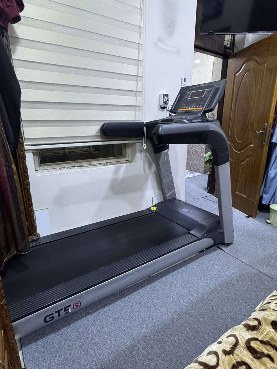 جهاز اخو الجديد مال قاعات ماطور اي سي تشغيل وقت مفتوح بي مروحه فان على الوجه جبلي  درجه اولى سعر ٥٠٠ الف مكان بغداد ***********
