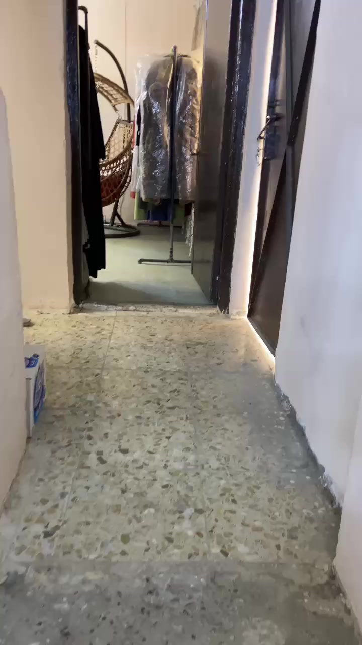 سلام عليكم
دار للبيع كامل مجهز  معه الأثاث و  الأثاث في حاله ممتازه جداً و يتكون البيت من 4 غرف كامله 
علماً سعر المتر 3.800 وبي مجال
المساحه 117م الواجه 10م النزال 11.7م 
العنوان : بغداد الكاظميه العكيلات خلف شارع مؤسه العين 
الرقم : ***********
