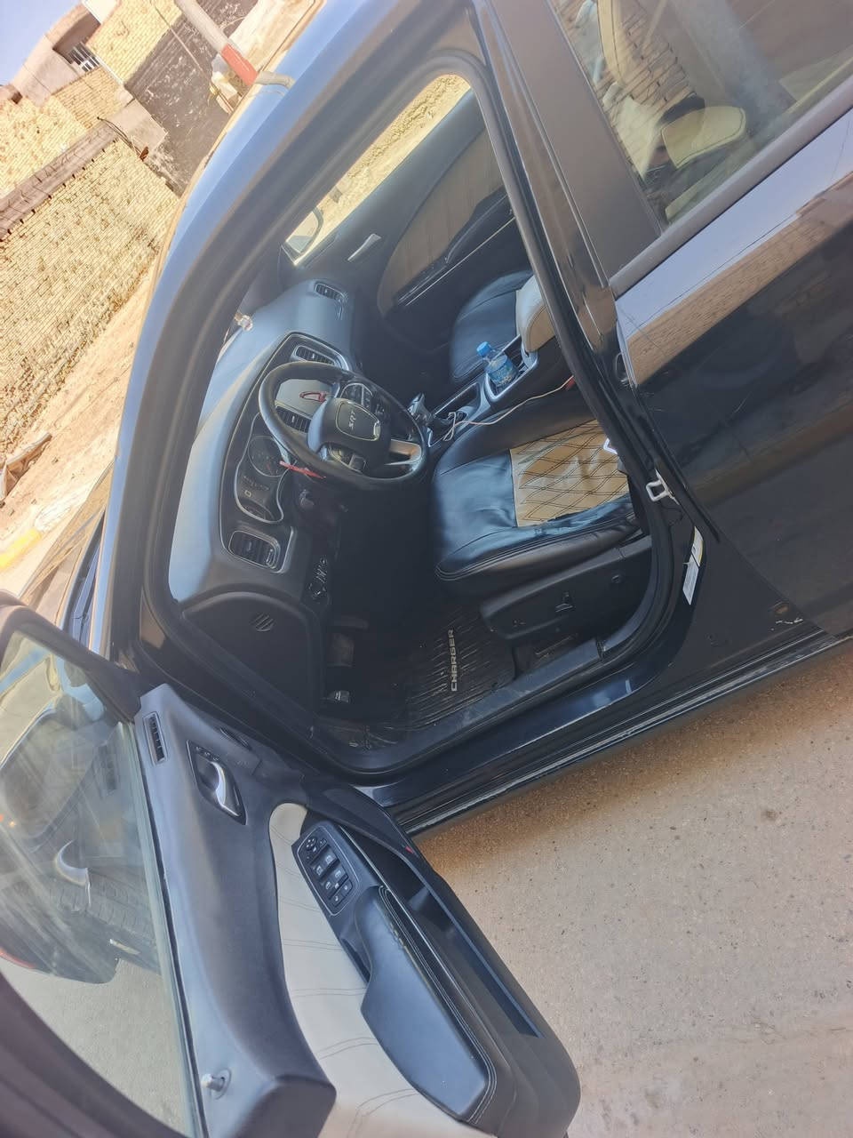 جارجر لبيع موديل 2016 
سياره رقم وسنويه بغداد تحويل مباشر
محرك 6 فوال مواصفات
سياره تخم تاير صدر جديد كير ومحرك شرط الفحص تبريد ثلج وسعره عل اتصل
***********
‏‪***********‬‏
