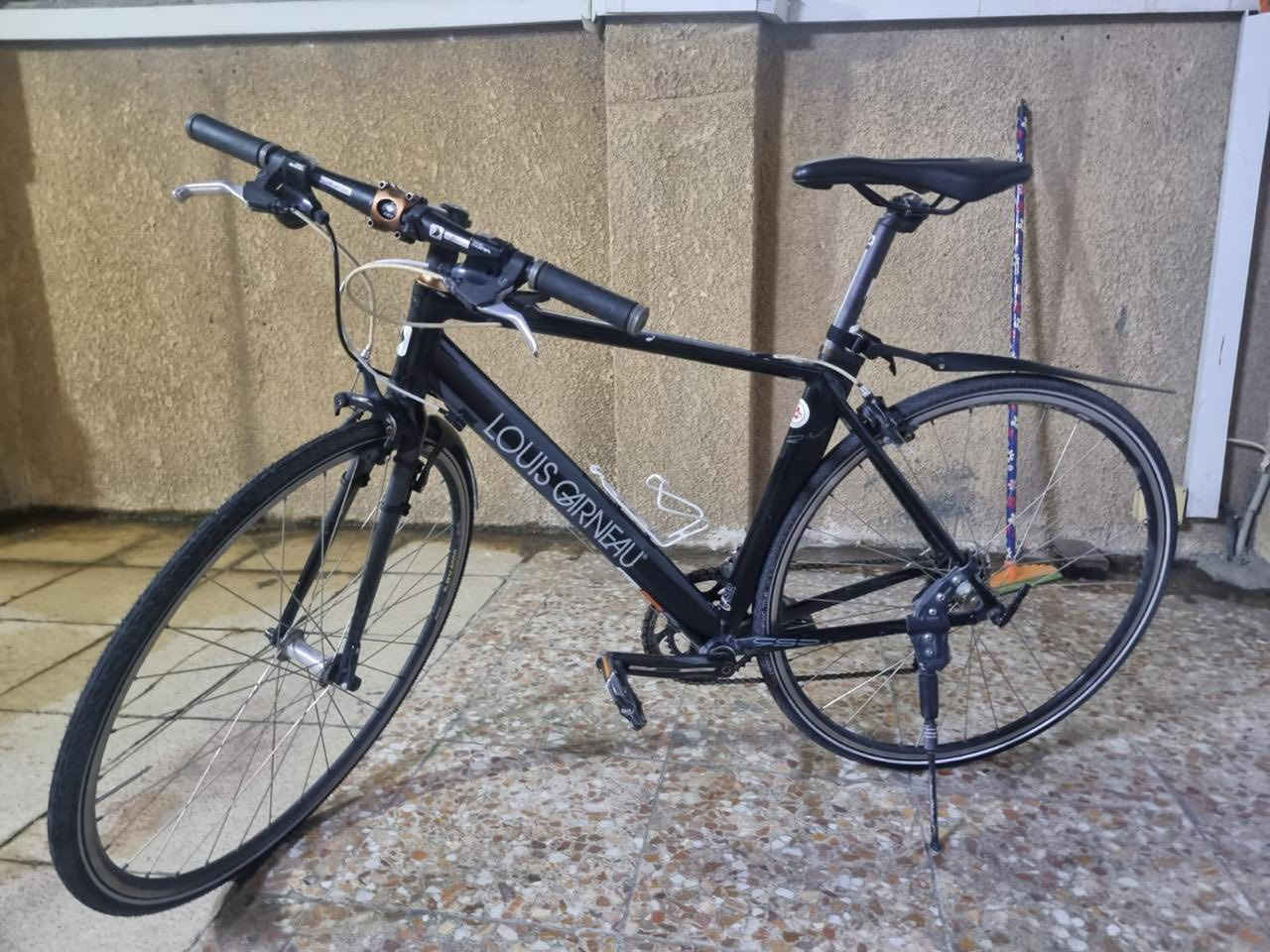 بايسكل رود c700 حجم 28 ماركة لويس كندي  جدا نظيف السعر قفل 350 الماشة كاربون باقي الشة المنيوم  التواصل واتساب ***********
