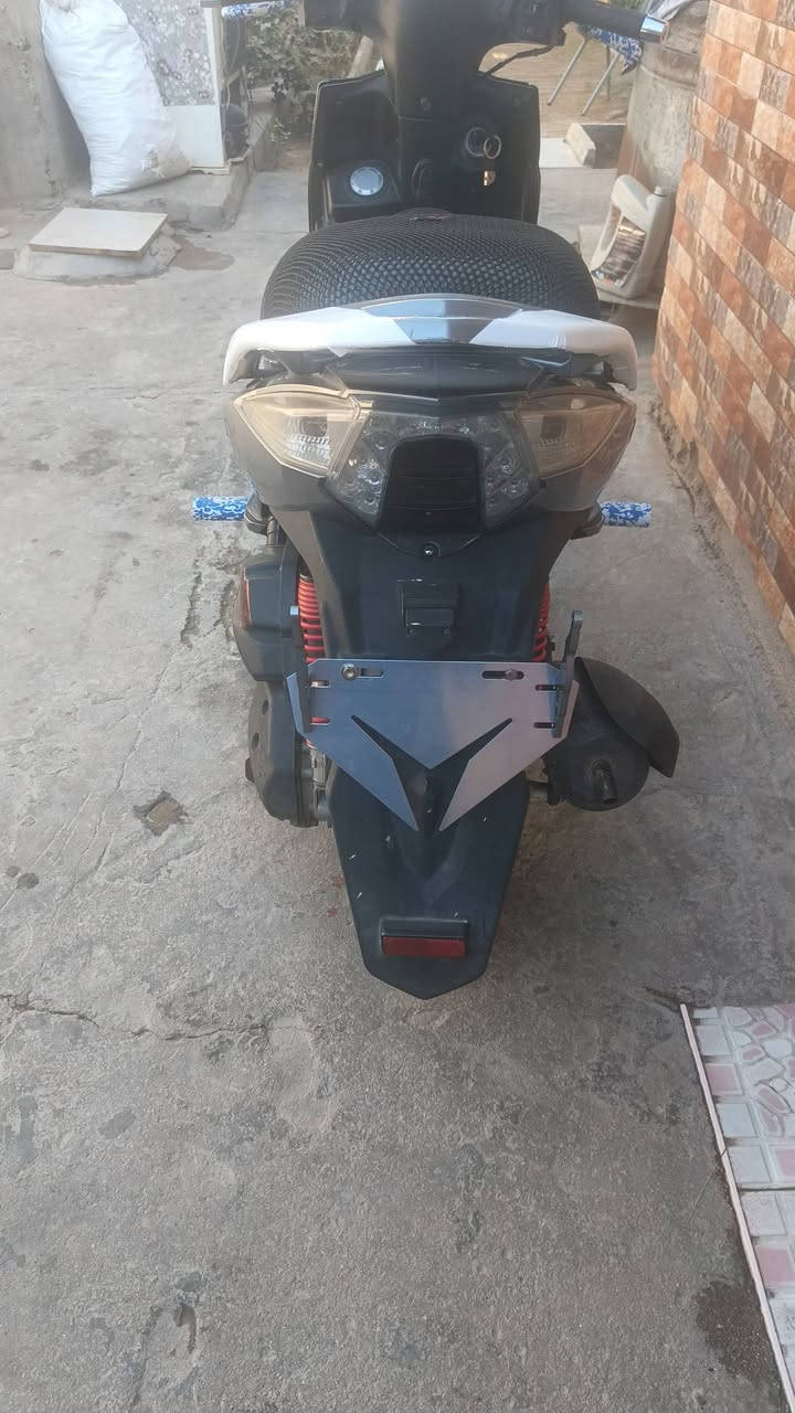 سلام عليكم كايمكو مال باله لامسجل ولا بي أوراق دراجه مال جناي سعر ٧٠٠ رقم هاتف ***********
