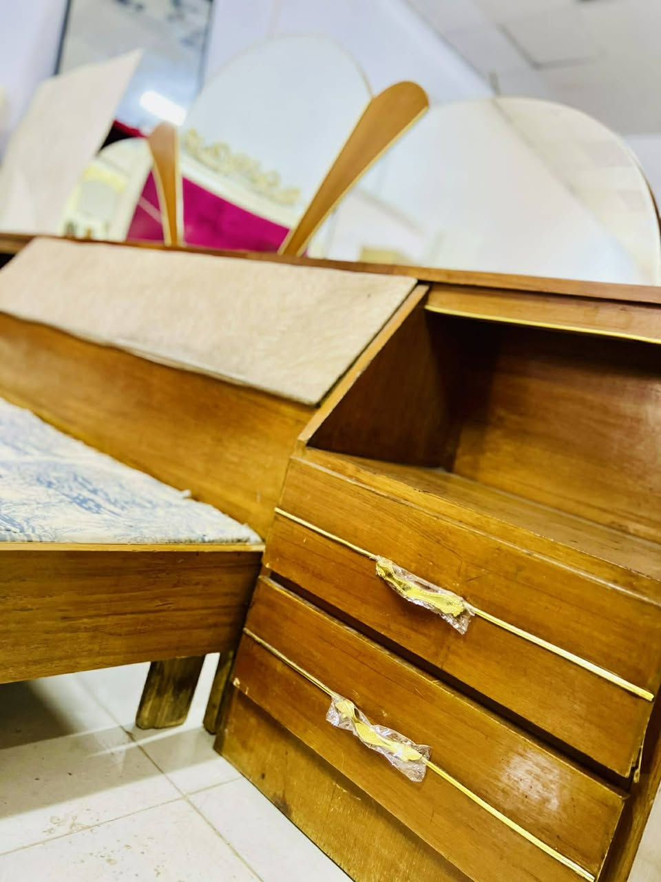 غرفة نوم صاج الأصلي ثقيل ونظيف سعر 375


**إذا كنت صاحب هذا الإعلان وتريد حذفه لأي سبب، رجاءا أرسل رسالة إلى الدعم الفني**