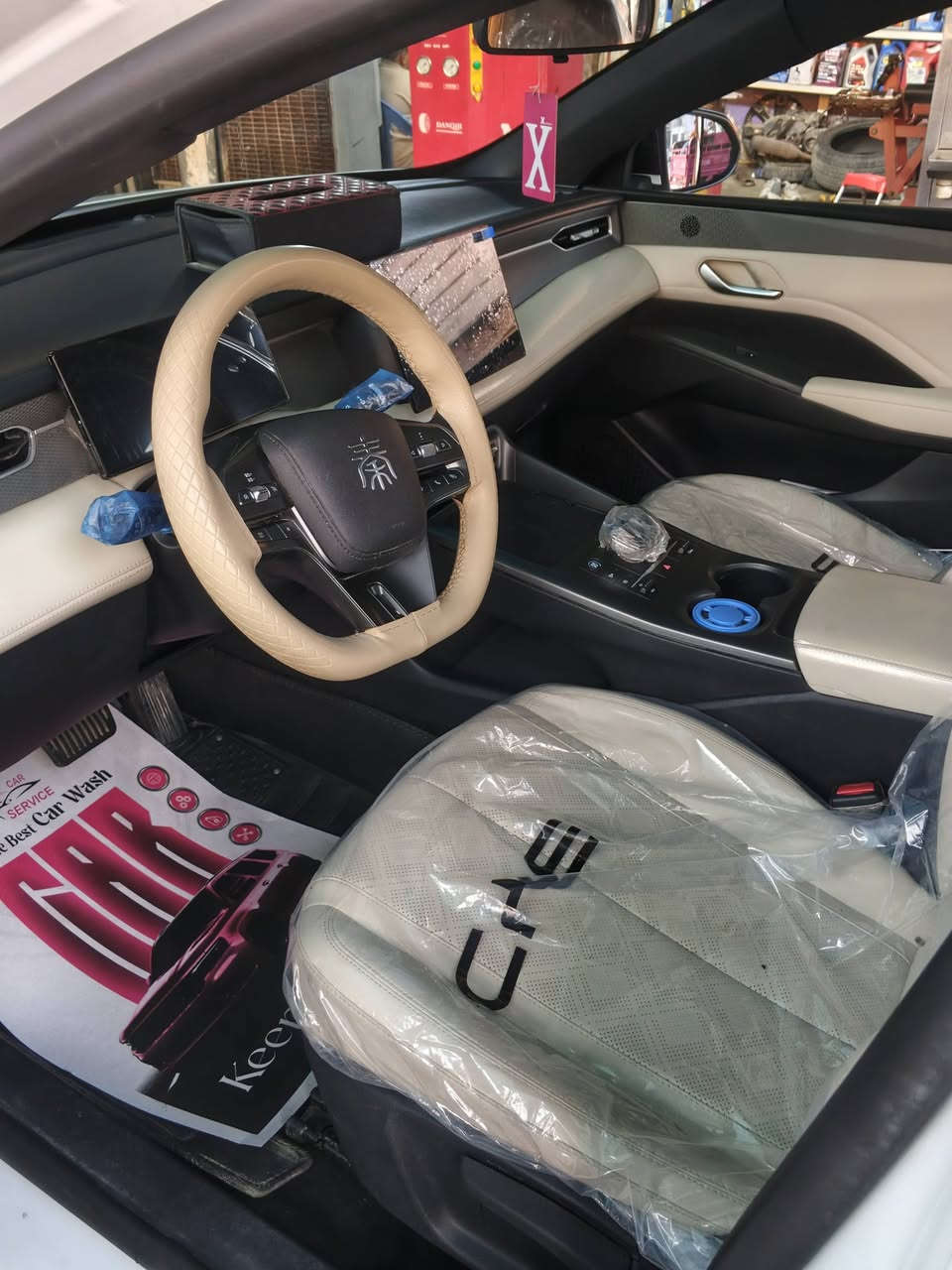 سلام عليكم BYD2025 كن بلاص بيها باب الصدر صبغ رجع عل حار وباب الخلفي بارد وجاملع بارد وقماره الكصه تكمه بيها رصعات ثنين شوي بارد صار بيها سياره زيرو ماشيه 4000 سعرها 118. وبيها مجال بغداد مدينه الصدر رقم الهاتف ***********
