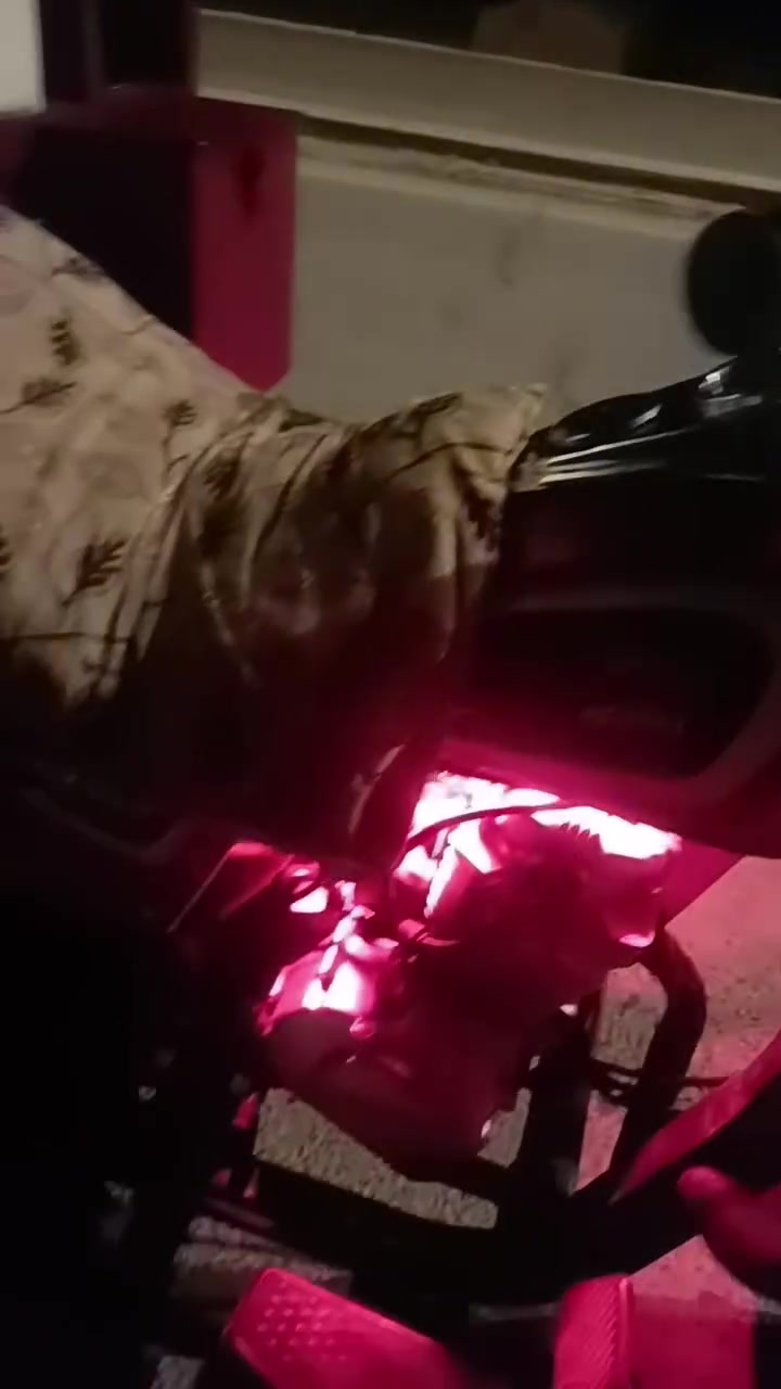 سلام عليكم ستوته البيع مديل 18 رقم نكليزي تحويل ثاني يوم ستوته جاهزه مكينه كارتون كير كارتون. تواير كارتون سدر كله جديد. كهربائيات كله شغاله ماعوزه برغي سعر 2800وبيه مجال مكاني الفهود تقاطع طار رقم تليفوني ***********
