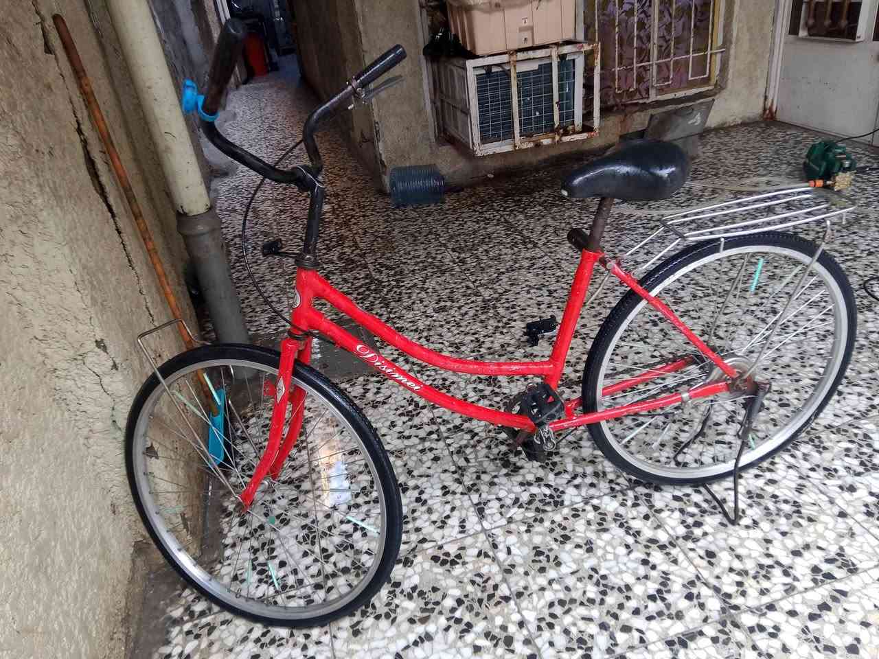 السلام عليكم بايسكل بناتي مرتب حجم 26  نضيف سعر 30 الف مكاني بغداد البياع تقاطع   *********** فقط واتساب
