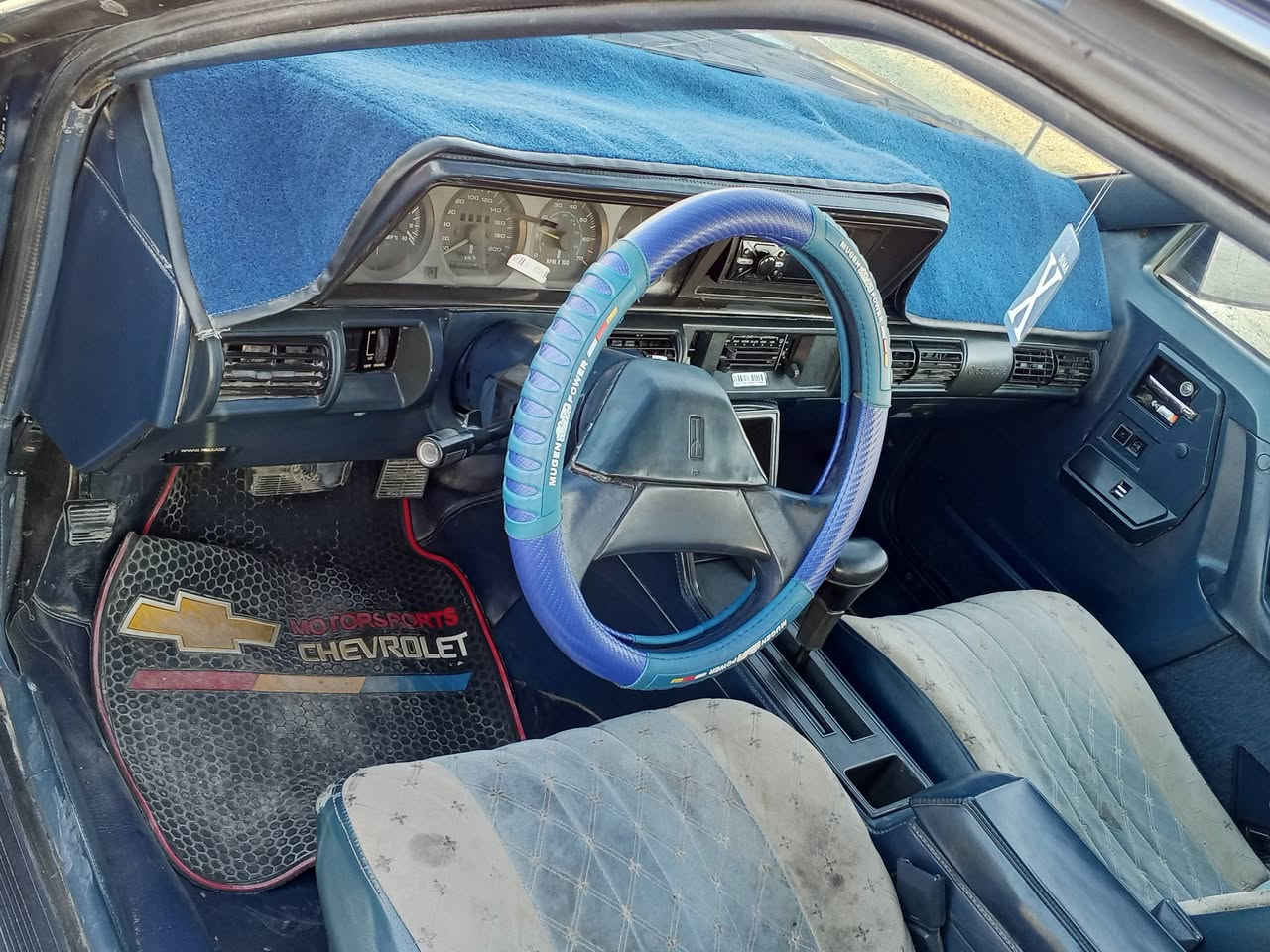 للبيع اولدز 90سياره مكفوله من الصبغ والضربه وحته البارد مكينه كير خير من الله ترايك وين ميعجبك شرط التحويل صدر جديد دواخل جديده كهربائيات كلهه شغاله السعر 45وبيهه مجال عنواني محموديه اللطيفيه***********
