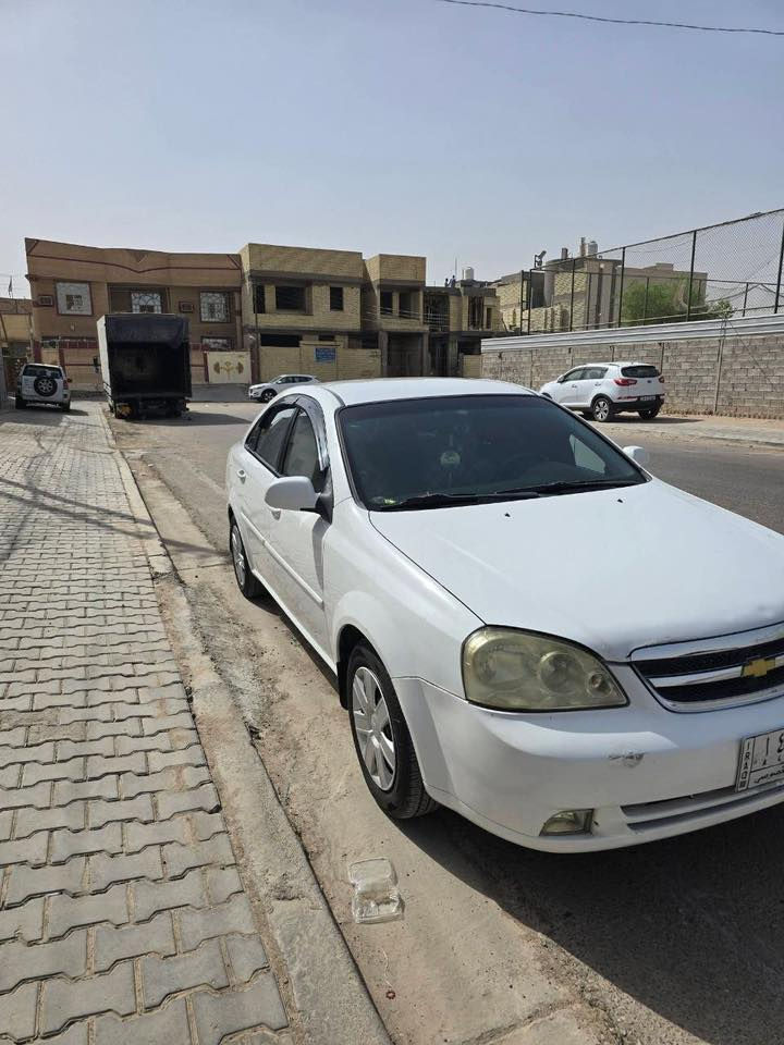 سلام عليكم اوبترا فورنزه مديل 2008 نضيفه سياره بيها ملاحضات مشط ستيرن ونضوح من جبنه مال مكينه كشرها نضيف بيها طخه بصندوكً وبارد بالباب عكس سايق ولباقي مكفول سياره رقم إنكليزي تحويل ثاني يوم مكان بغداد شعب رقم ***********
