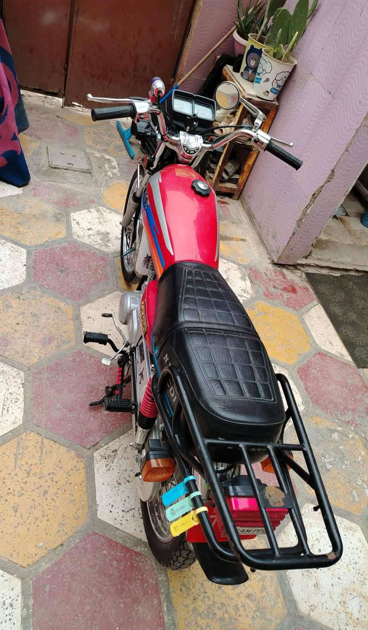 السلام عليكم دراجه للبيع موديل 25 ما صار هواي متطلعهمن الوكيل خاص ما موجود هذا رقمي..***********
