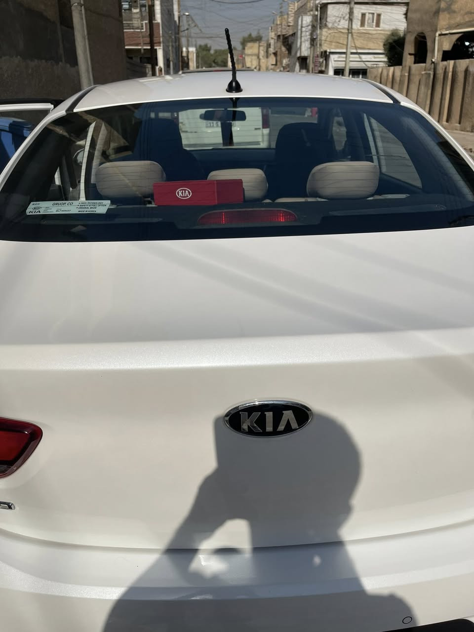 كيا ريو خليجي ١٦٠٠ موديل ١٩ ماشيه ٣٩ السياره مكفوله من كلشي ما عدى شخوط بسيطه بالدعاميه السياره جديده تدفئه تبريد اشاير بالمري مري شفط سنتر لوك السعر ١٣٠ وبيه مجال رقمي ***********
