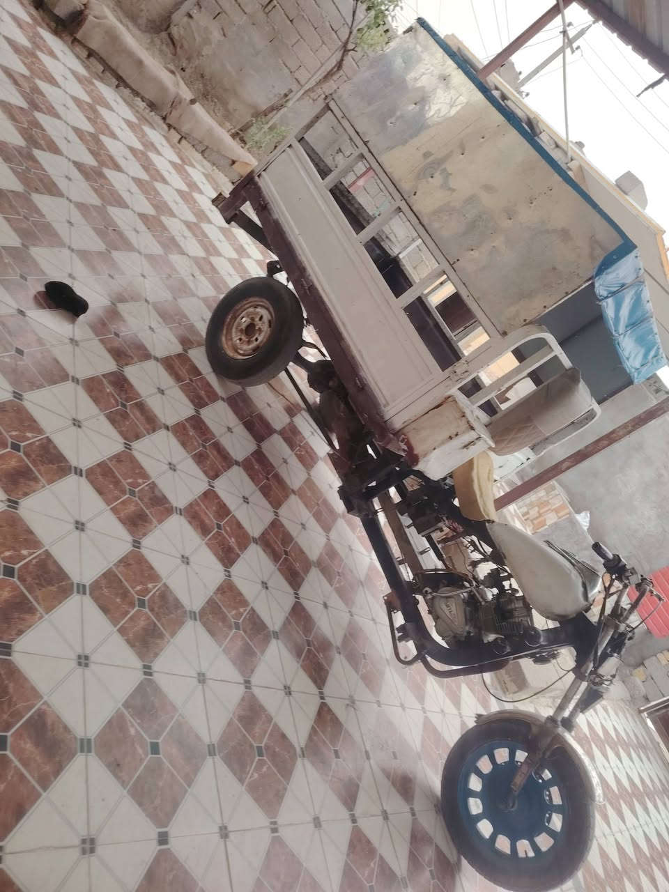 ستوته البيع  دوات. محرك خير من الله اكسن لطش قطعة وحده بدي نضيفه شاصي نضيفه لا لحيم وله شي تخم تاير جديد دبلات جدد السعر 560 وبيها مجال مكاني بلي منصور رقمي ***********
