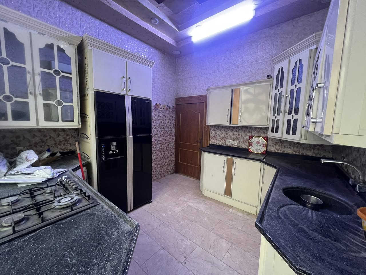 دار للبيع في حي الامين قرب مجسر العباس
 128
تفاصيل اتصال ☎️ ‭0772 272 2820
