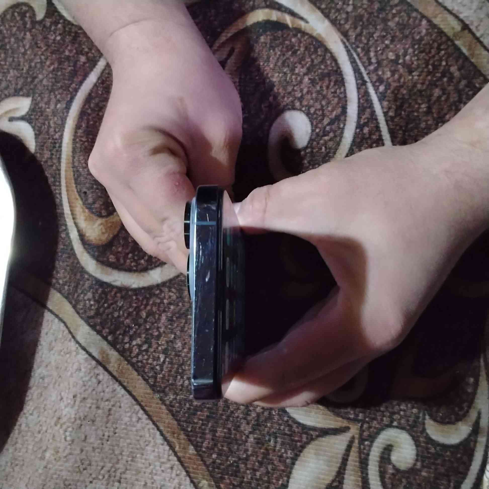 سلام عليكم 13برو لل بيع فقط ذاكره 256 مبدل بطاريه وكاله شرط سعر 500 وبي مجال لل شاري *********** مكلف بنشر
